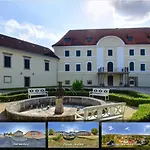 Rekreacni Na Jizni Morave * Litencice